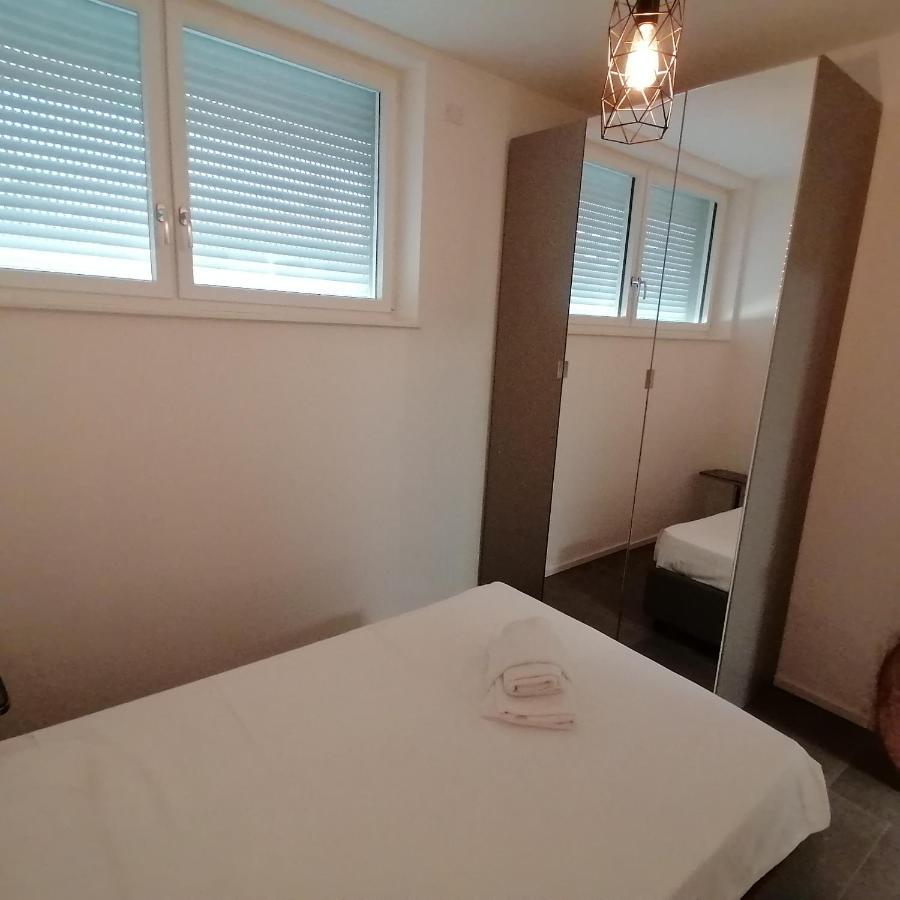 Suite Laura - Torri Del Benaco Luaran gambar